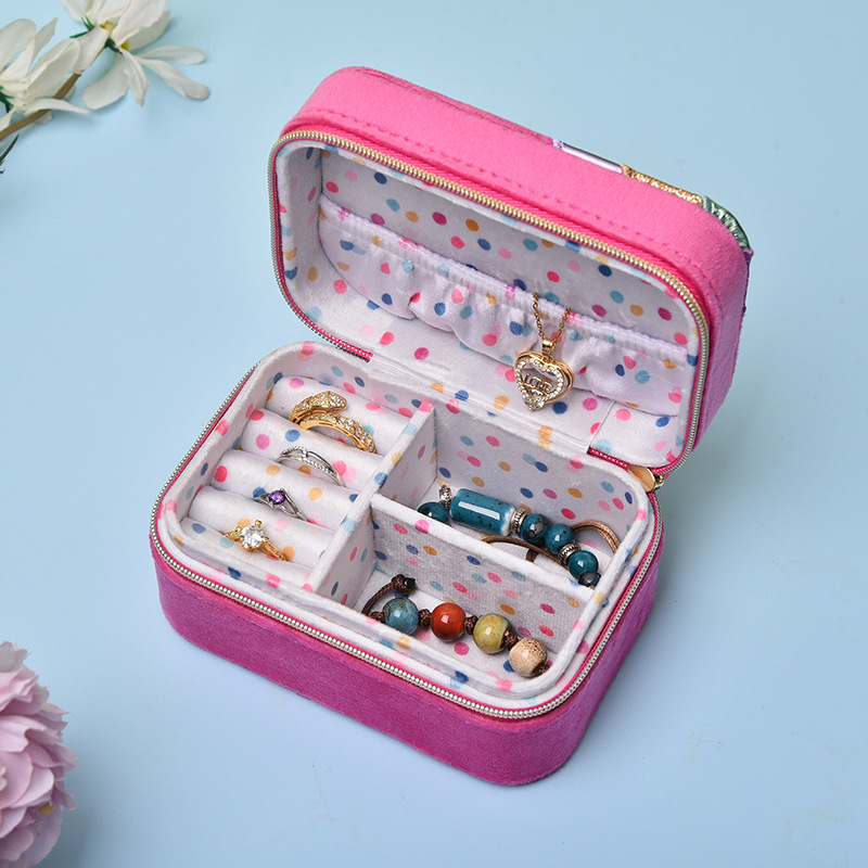 Portable velvet embroidered je – обзор и цена Embroidery Moisturizer