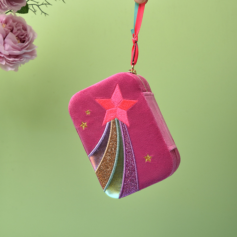 Portable velvet embroidered je – обзор и цена Embroidery Moisturizer