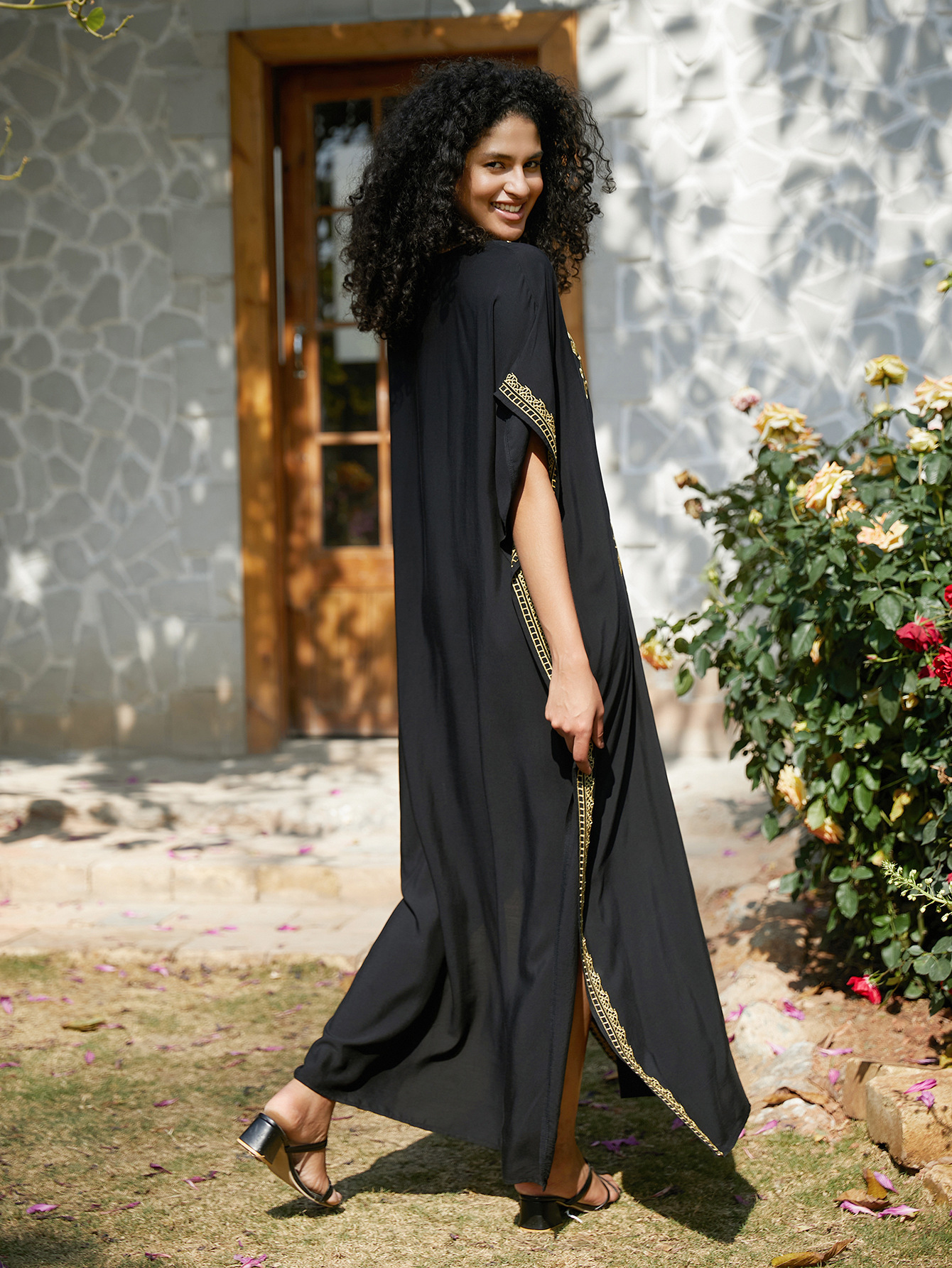 Black Gold Embroidery Kaftan M – обзор и цена Embroidery Kaftan