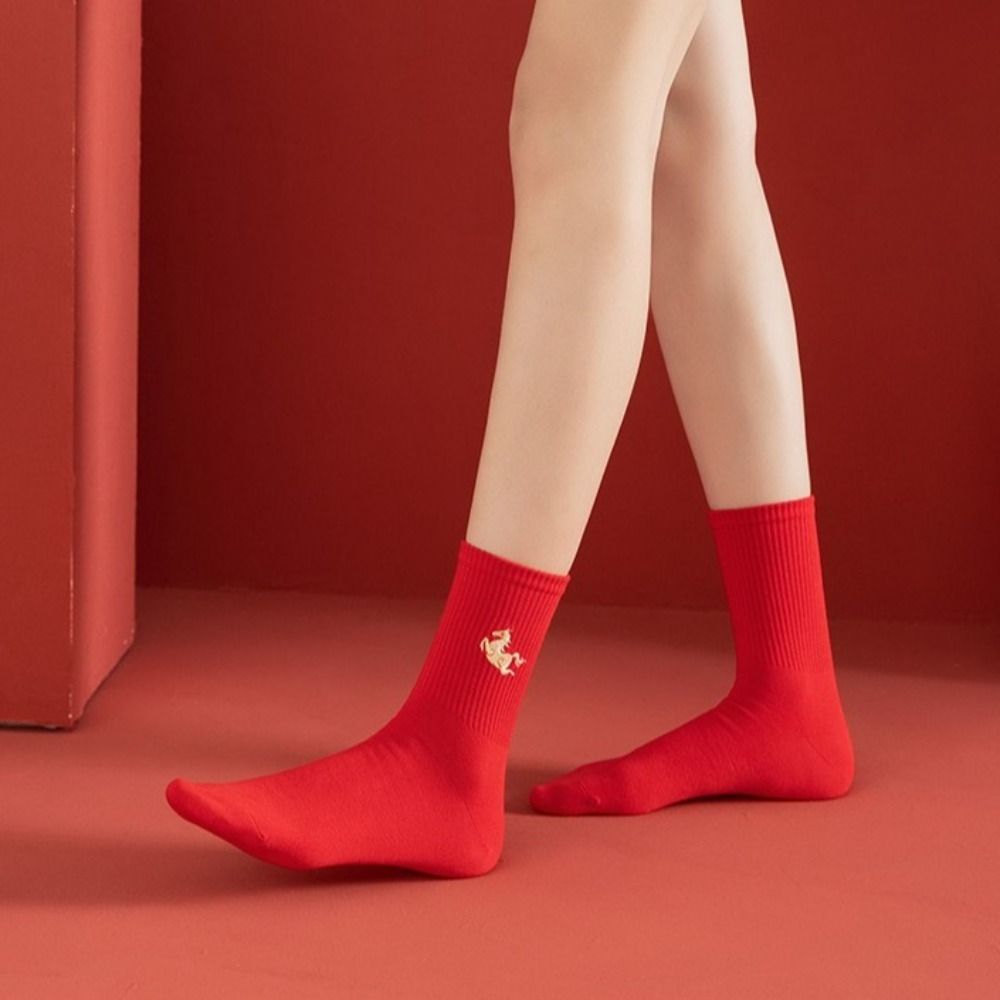 Breathable Red Middle Socks Co – обзор и цена Embroidery Moisturizer
