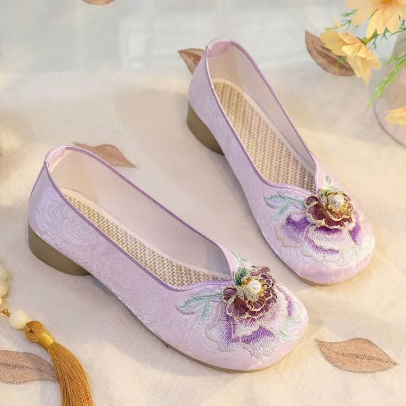 Woman Low Heel Embroidered Clo – обзор и цена Embroidery Shoes