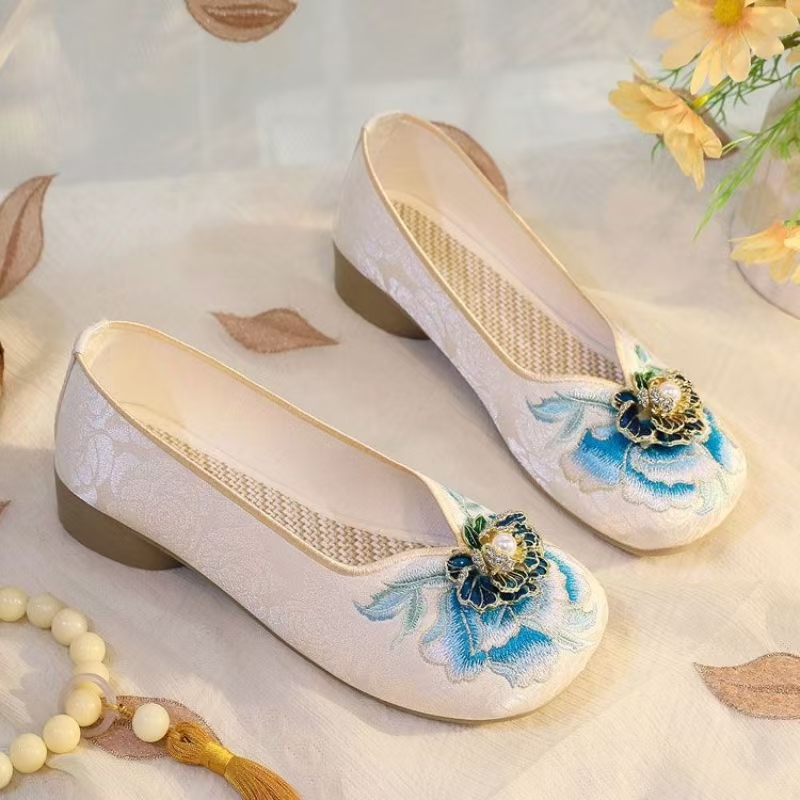 Woman Low Heel Embroidered Clo – обзор и цена Embroidery Shoes